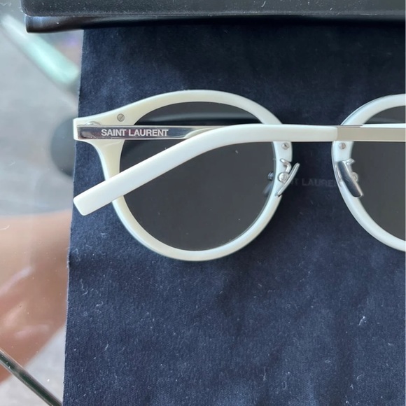 Saint Laurent sunglasses - Picture 2 of 4